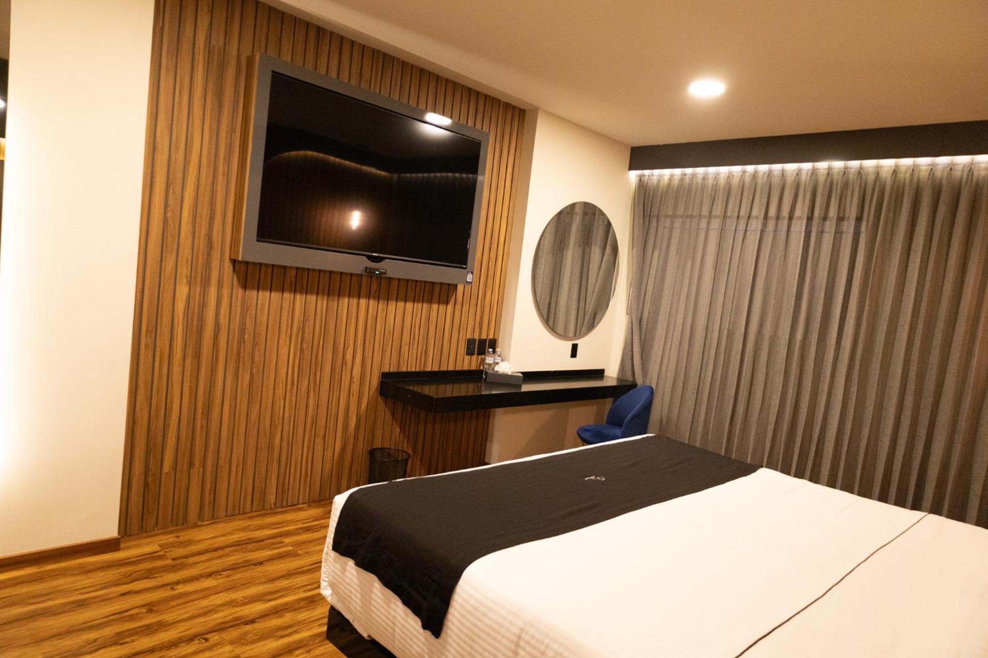 Hotel Yoru Querétaro Esterno foto